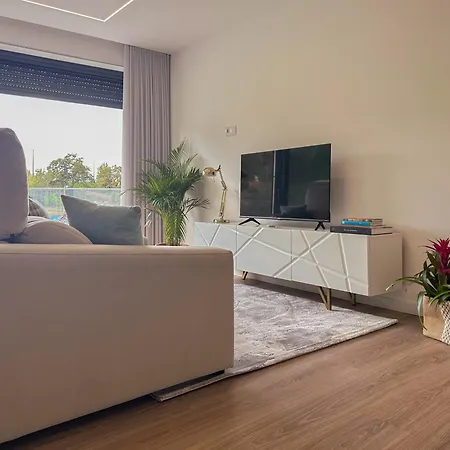 Flora Apartment